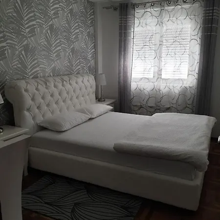 Lux Ristic 1 Διαμέρισμα *