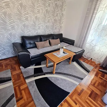Lux Ristic 1 Apartmán *
