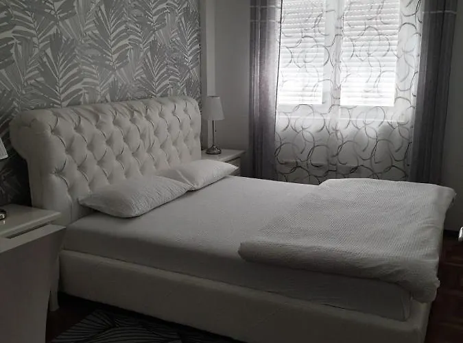 Lux Ristic 1 Апартаменты *